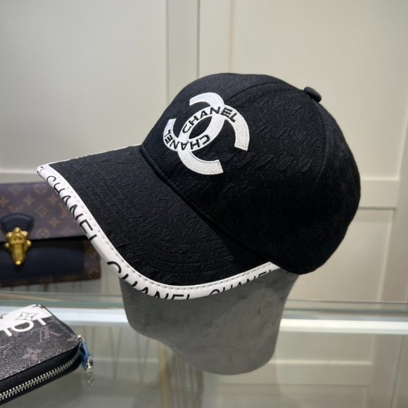 AUTHENTIC CHANEL Hats main image 7